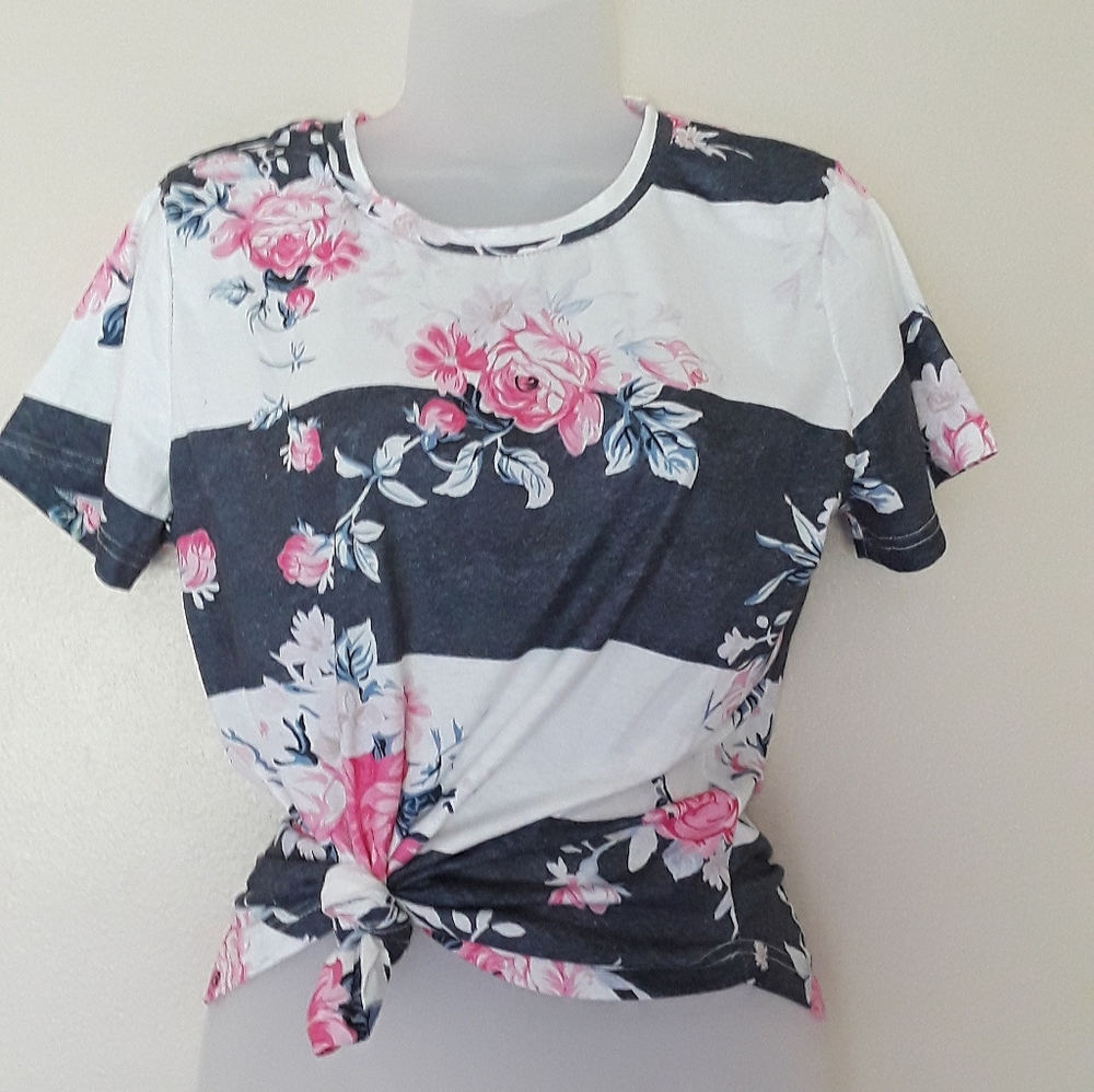 Women's floral short sleeve tshirt